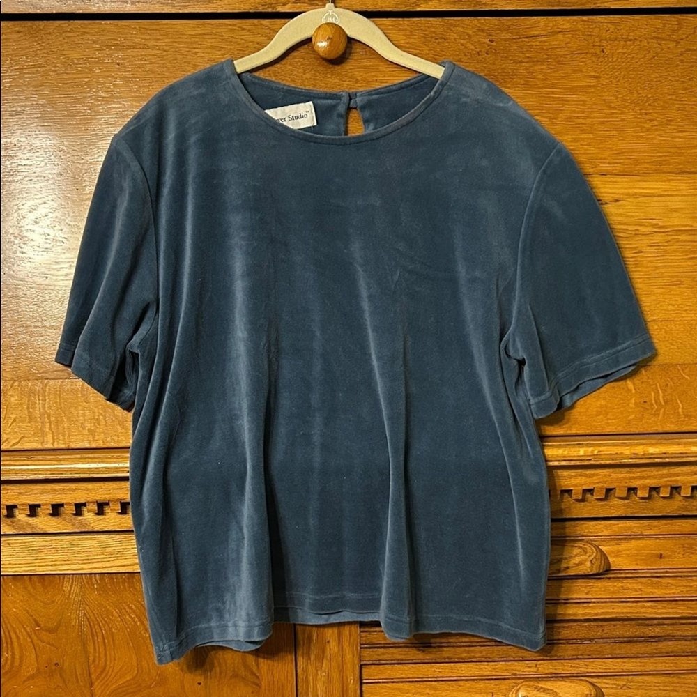 Graver Studio Y2K Blue Velour Short Sleeve Keyhole Back‎ Top Boxy Velvet Shirt